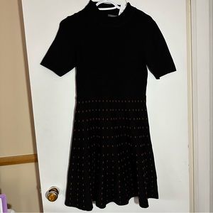 Black fitted high neck dress - Suzy Shier Size S